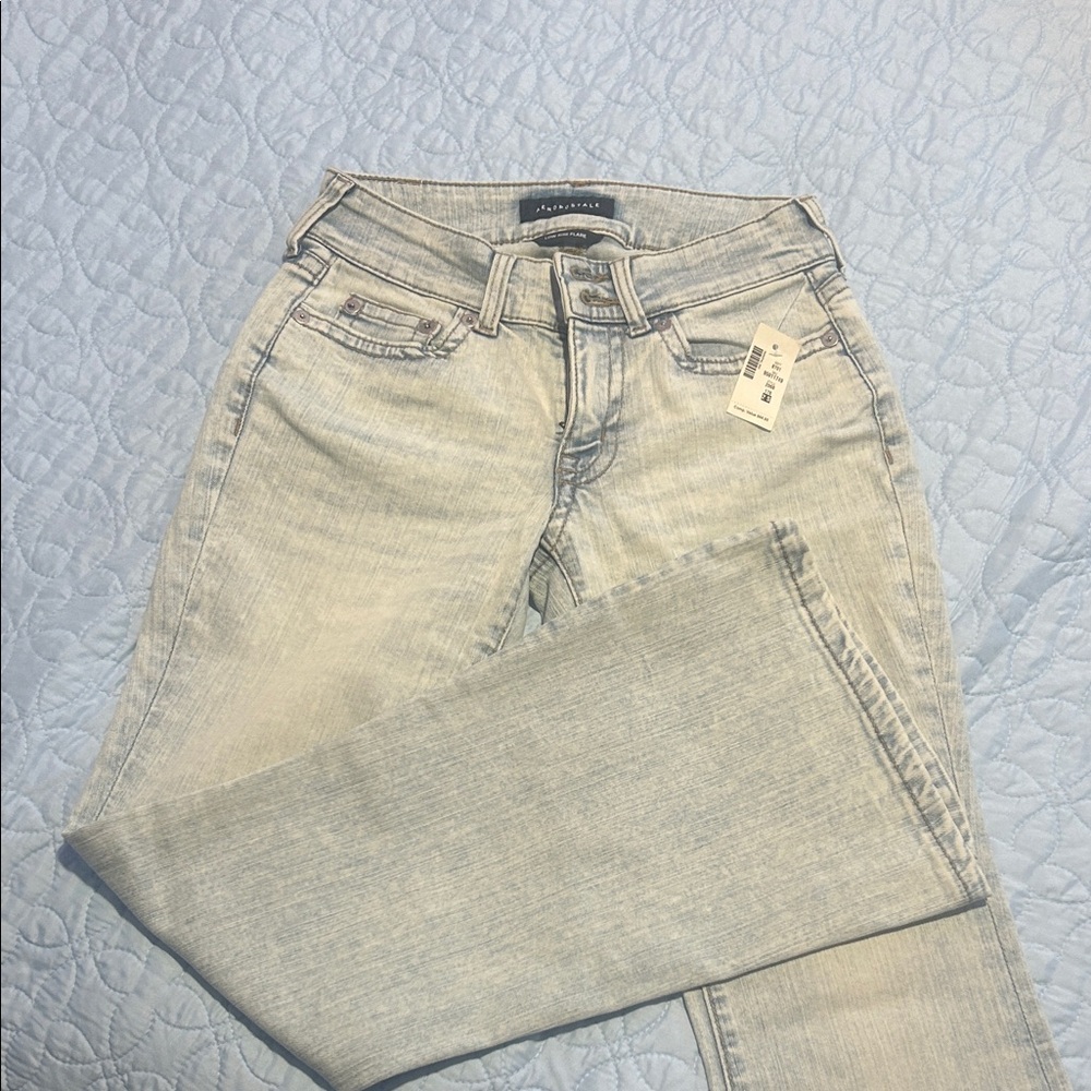 Aeropostale Women's Light Wash low rise flare